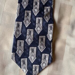 Geometric Patterned Tie in Black and Tan Made in USA All Silk‎ 60” Long